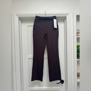 New Lululemon Smooth Fit Pull-On High-Rise Pant
Tall, tags still on. Size 4.